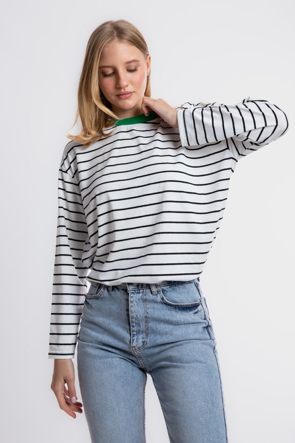 Striped Crew Neck Relaxed Sweatshirt with a Neck Detail 2