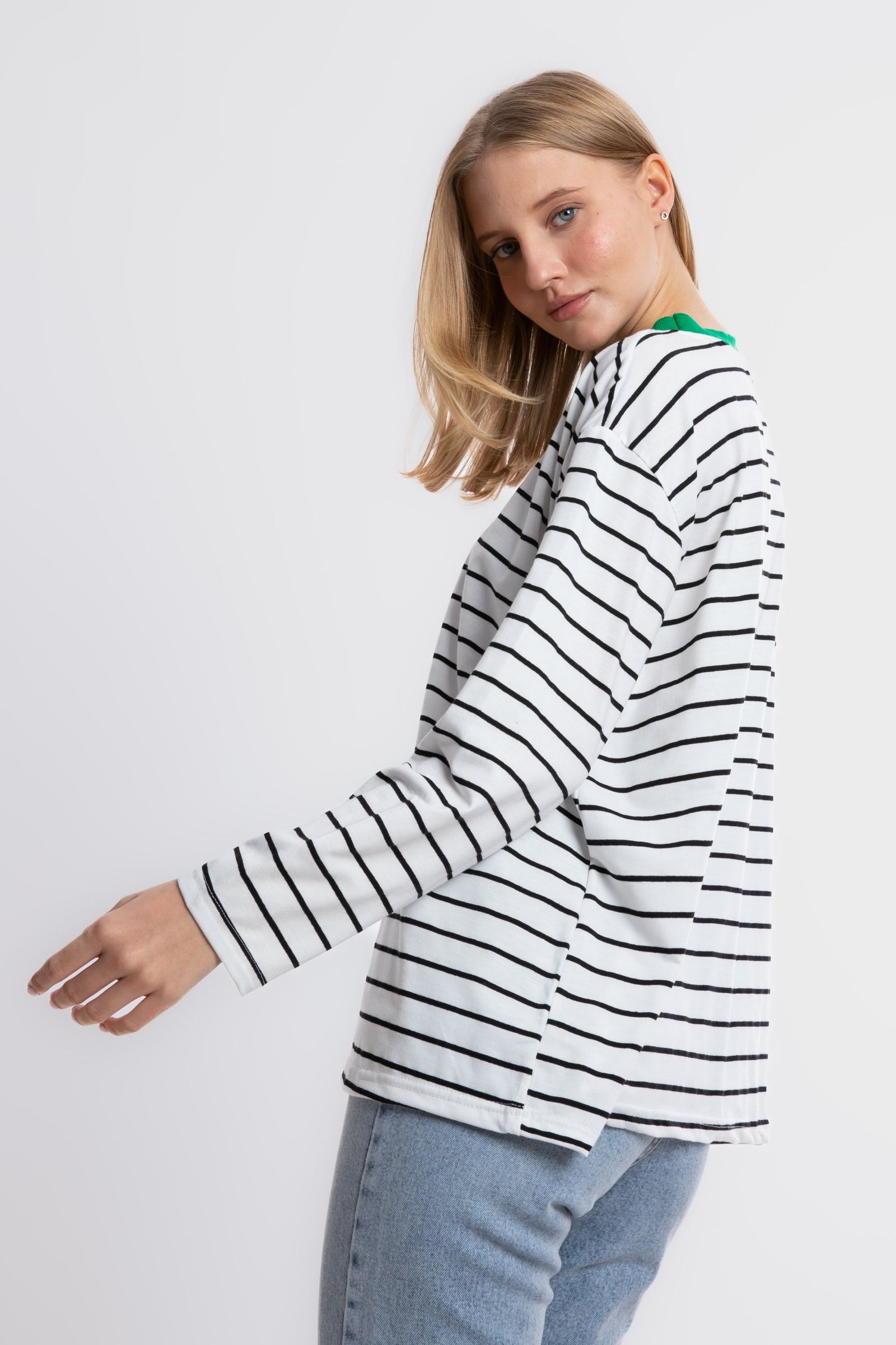 Striped Crew Neck Relaxed Sweatshirt with a Neck Detail