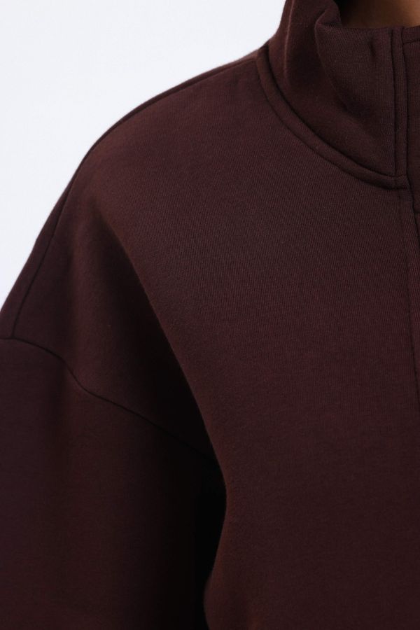 Stand Collar Oversized Sweatshirt with a Neck Detail 7