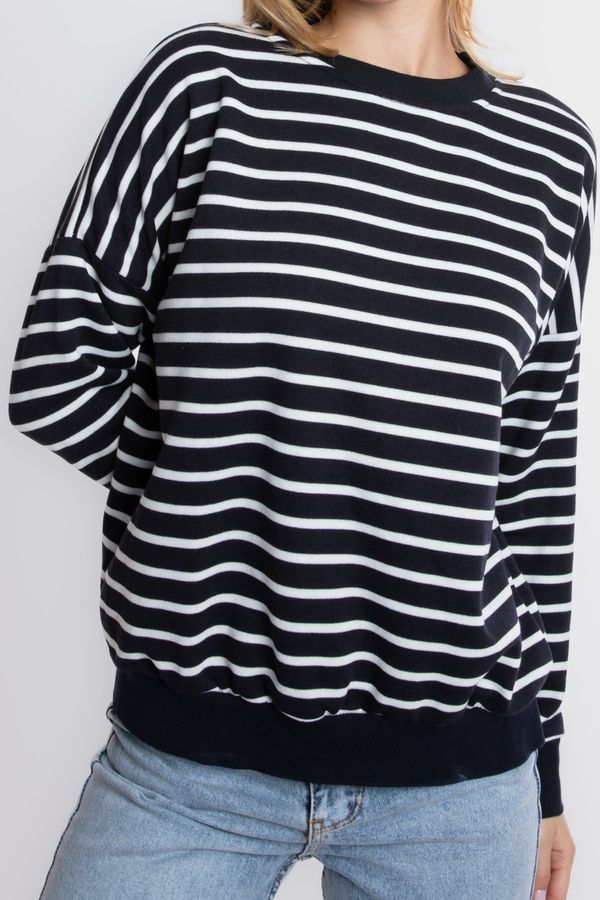 Striped Crew Neck Relaxed Sweatshirt 4