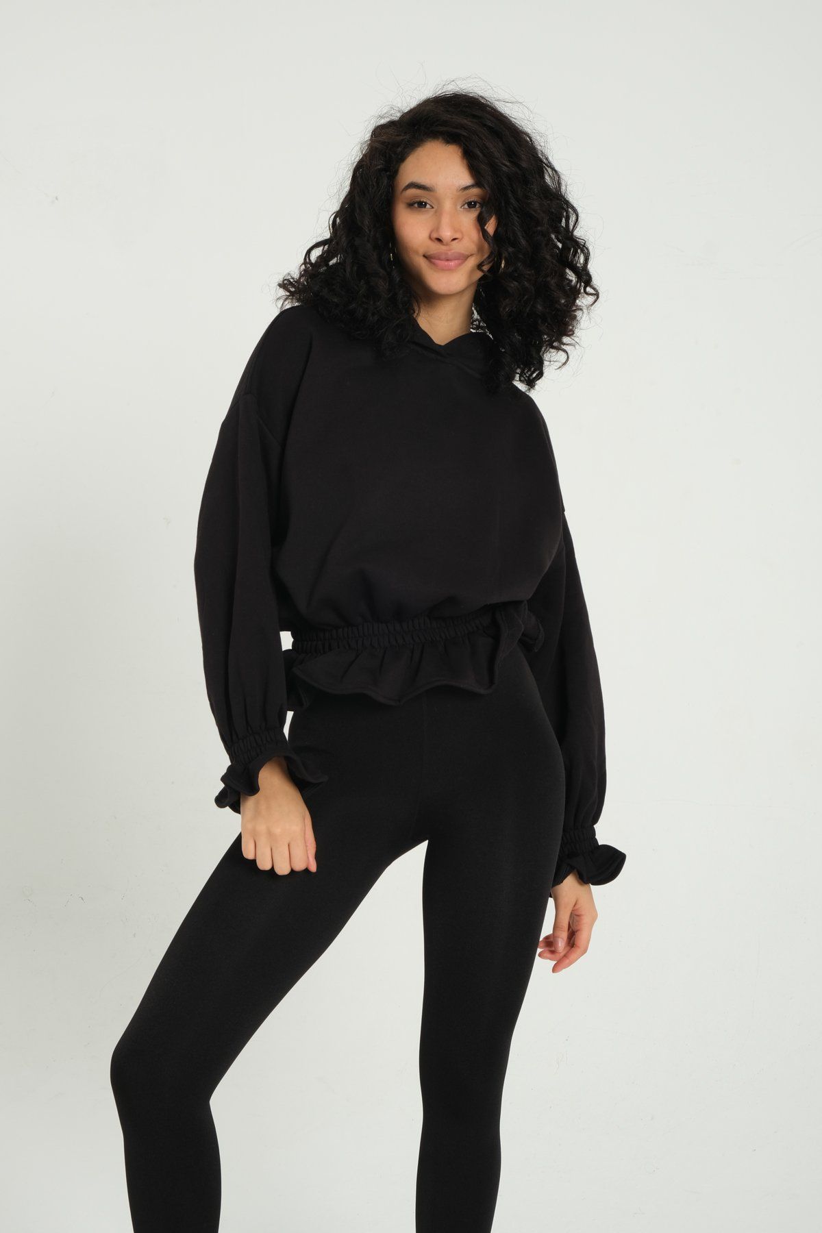 Hooded Cropped Hoodie with a Ruched Bottom