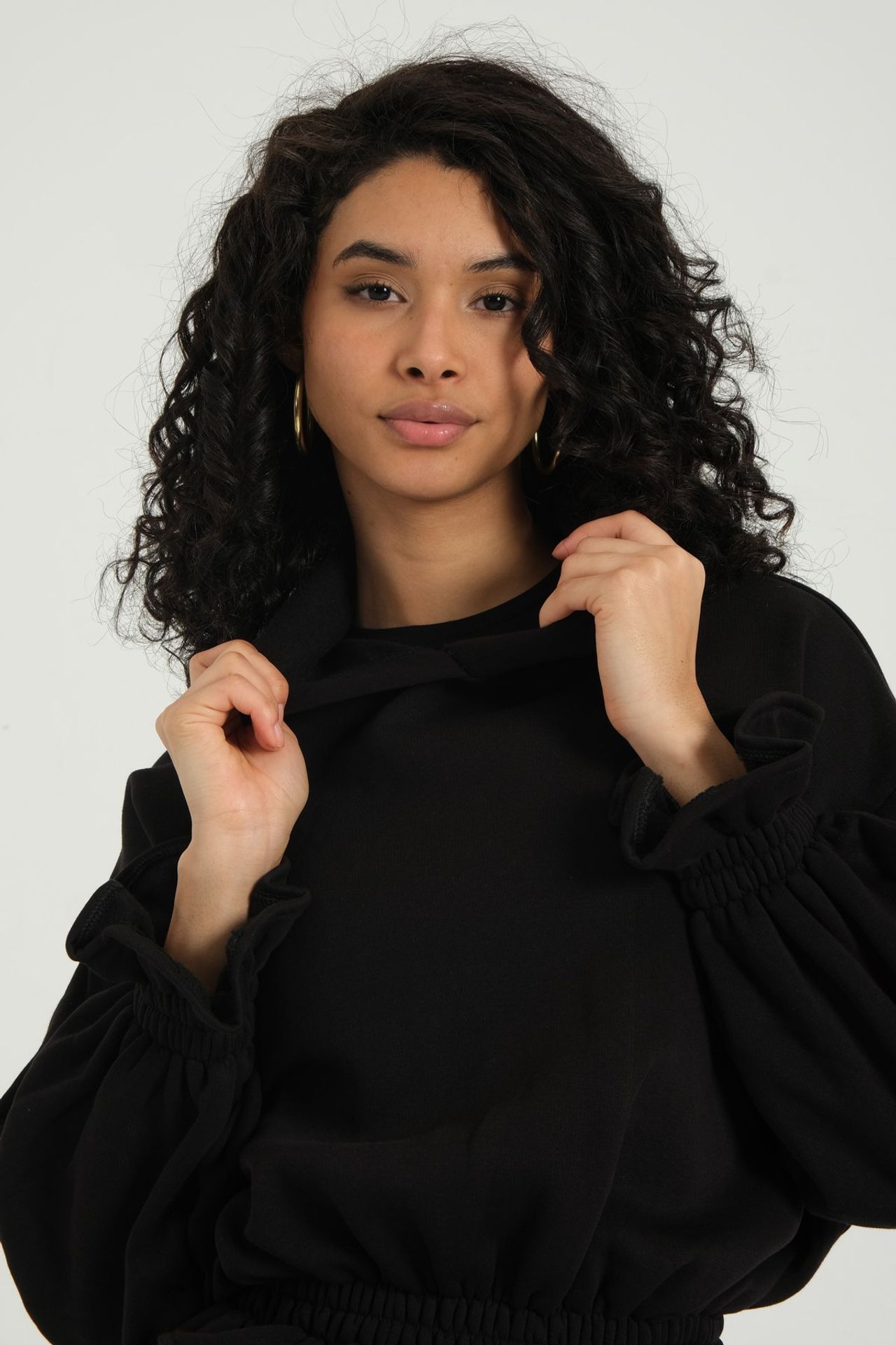 Hooded Cropped Hoodie with a Ruched Bottom