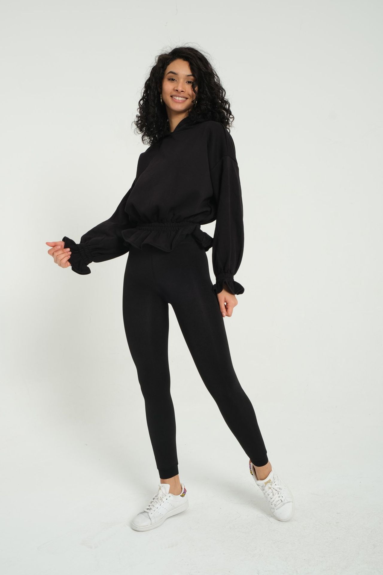 Hooded Cropped Hoodie with a Ruched Bottom