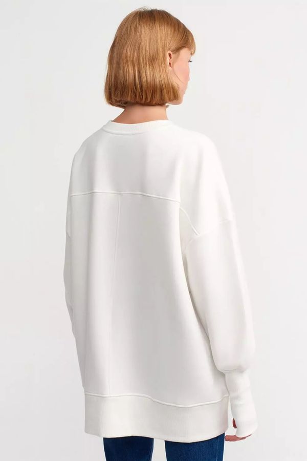 Crew Neck Oversized Sweatshirt with a Front Slit 2