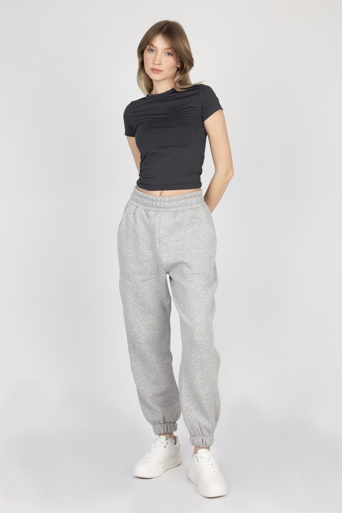 Mid Rise Elastic Waist Pocket Straight Leg Jogger