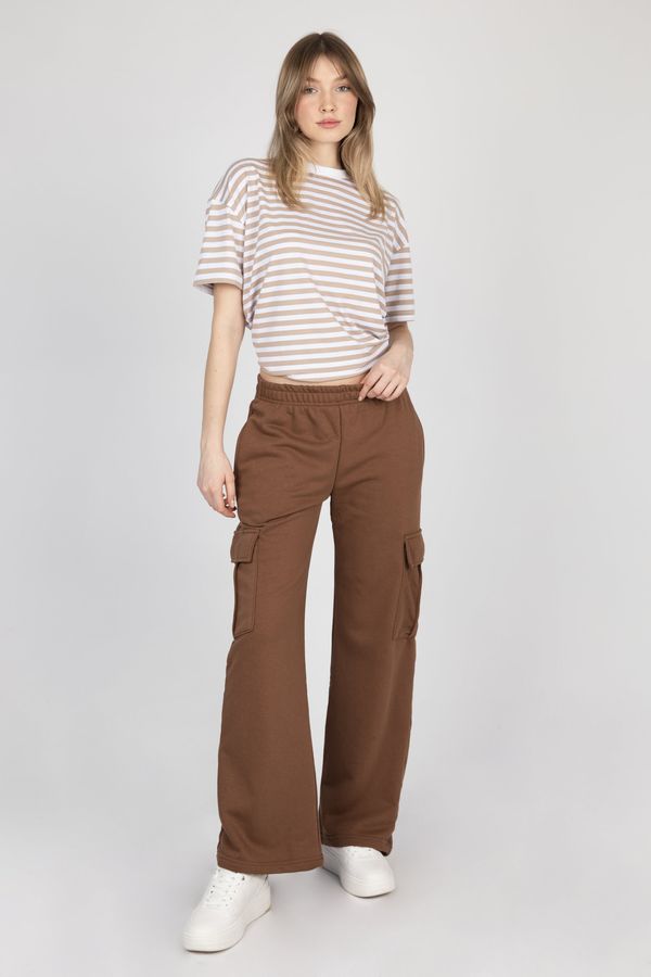 Mid Rise Elastic Waist Cargo Joggers 4