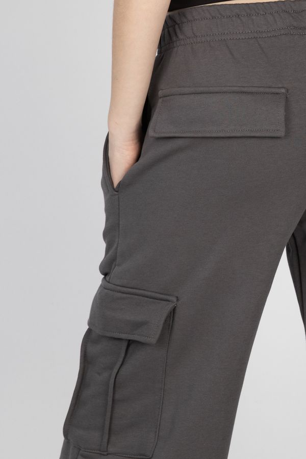 Mid Rise Elastic Waist Cargo Joggers 5