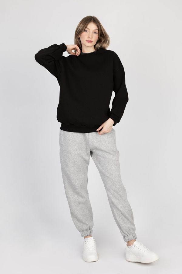 Relaxed Crew Neck Sweatshirt 4
