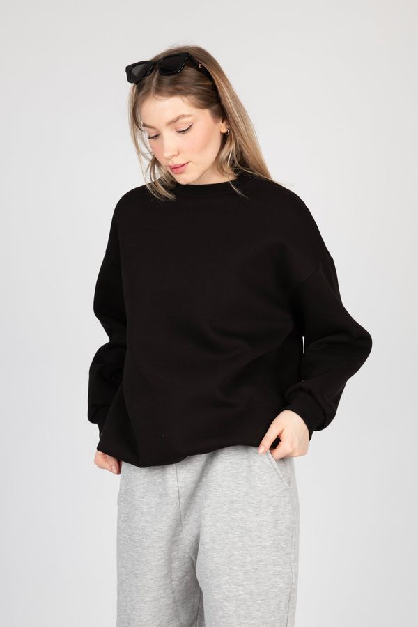 Relaxed Crew Neck Sweatshirt 3