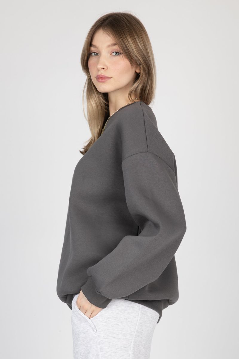 Relaxed Crew Neck Sweatshirt 3