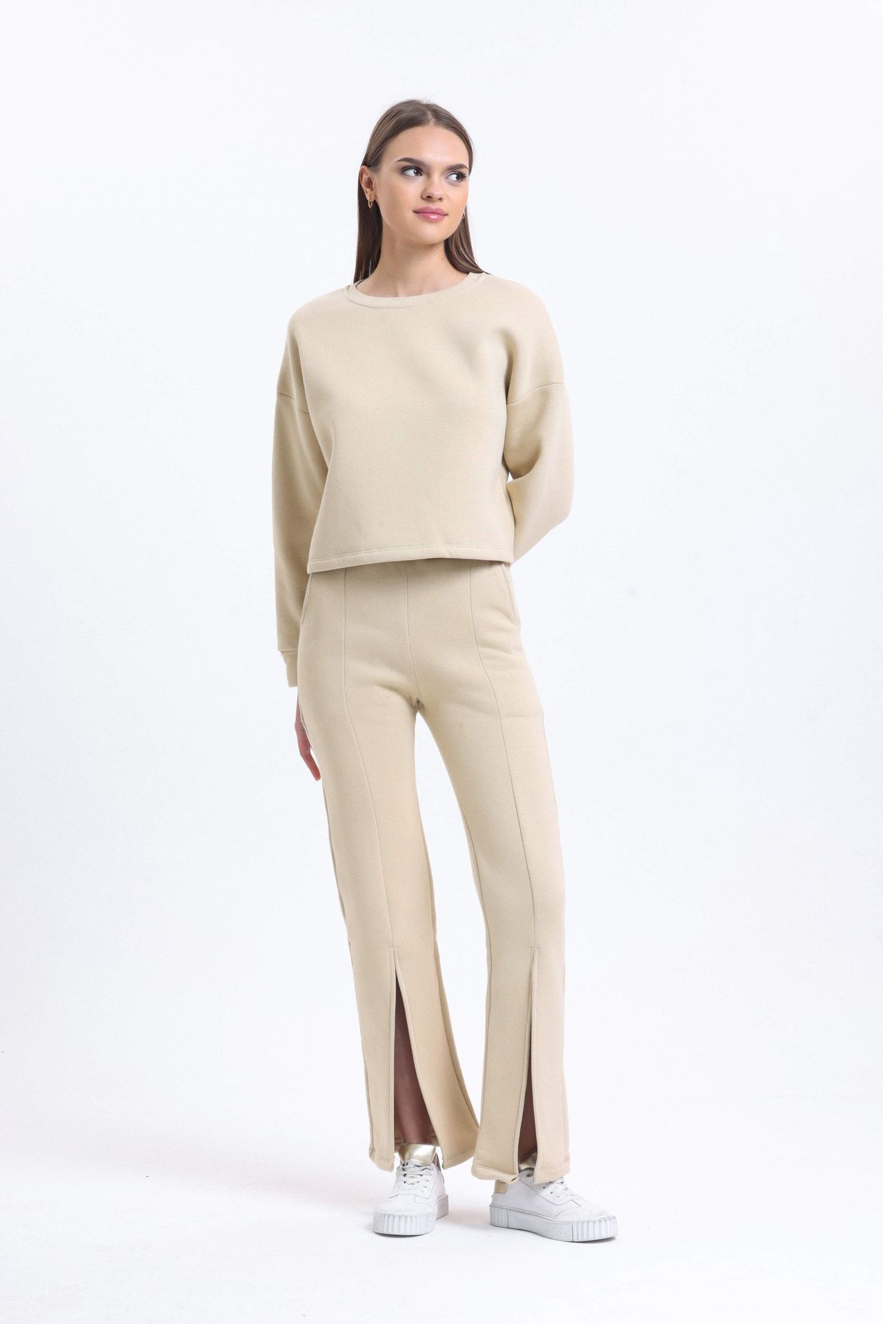 Round Neck Basic Sweatshirt