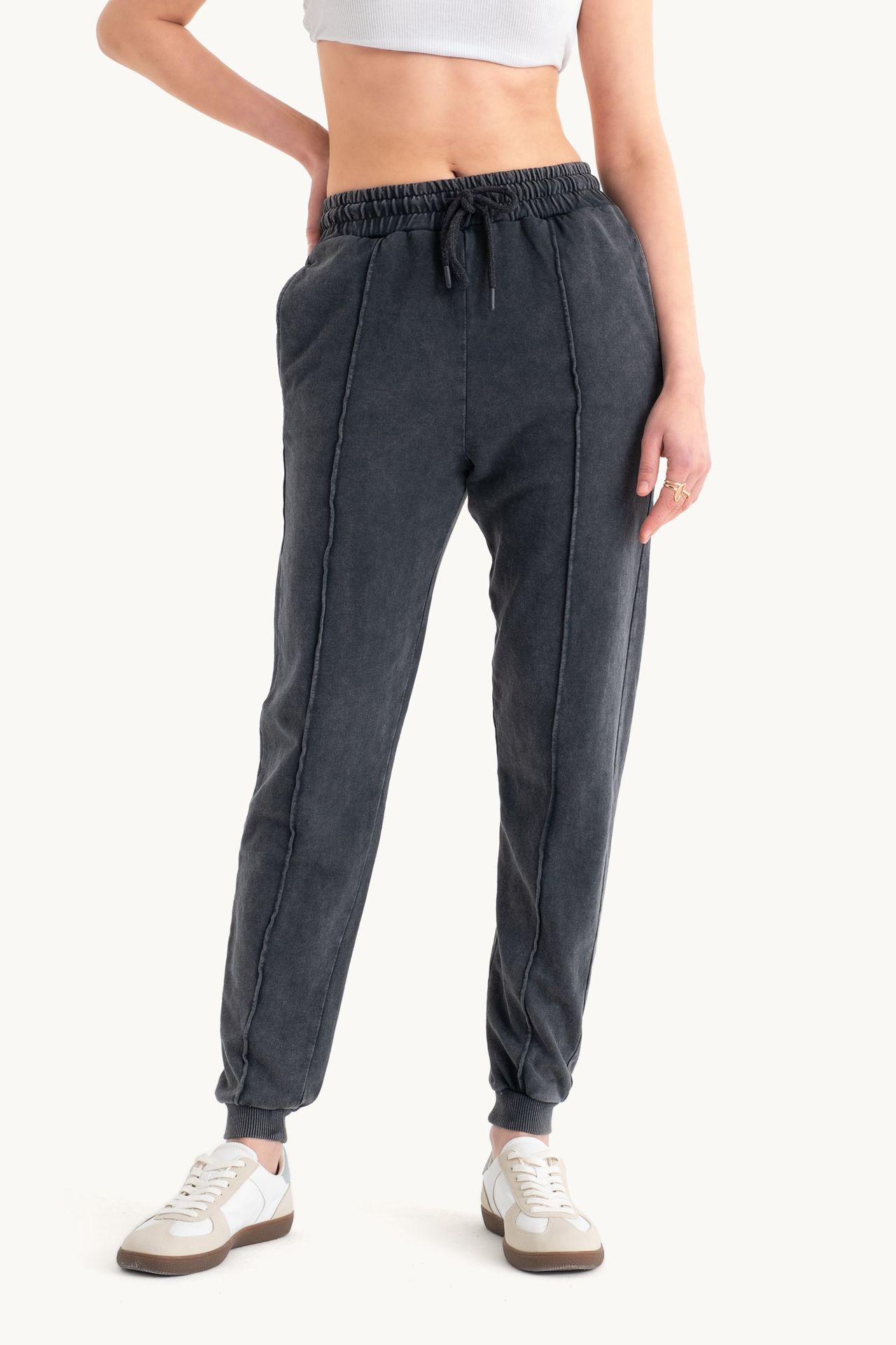 Mid Rise Elastic Waist Pocket Straight Leg Joggers