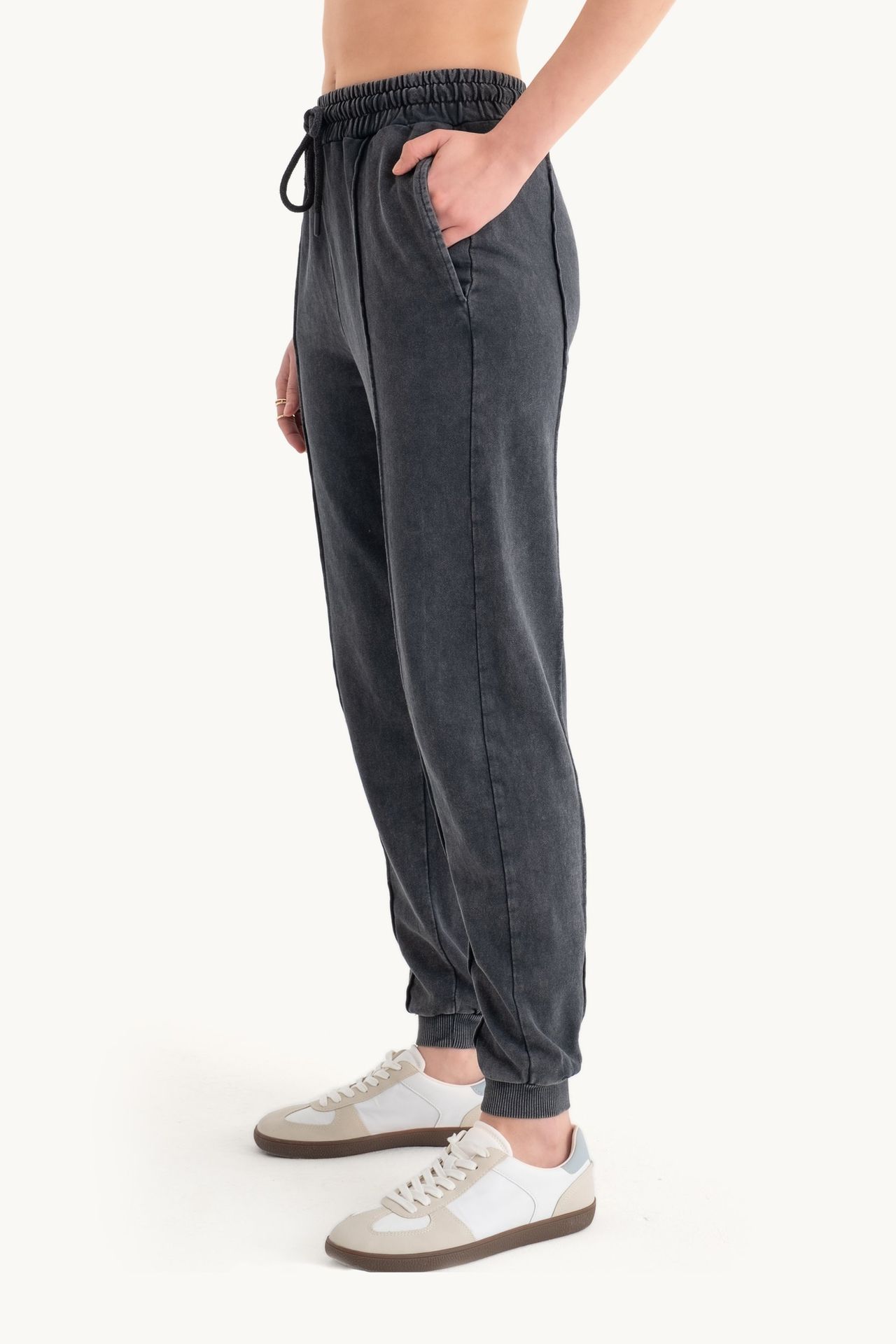 Mid Rise Elastic Waist Pocket Straight Leg Joggers