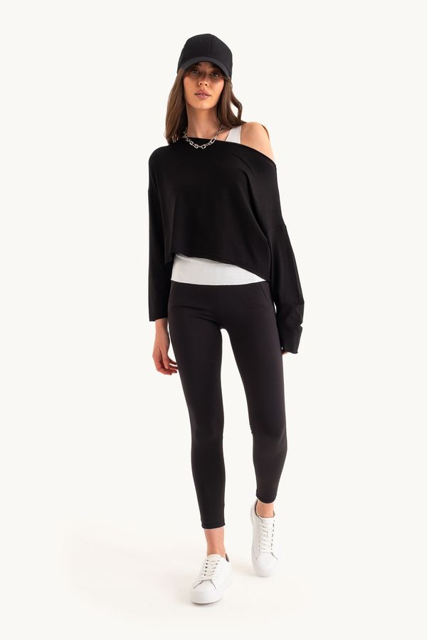High Waist Leggings with a Pocket Detail 3