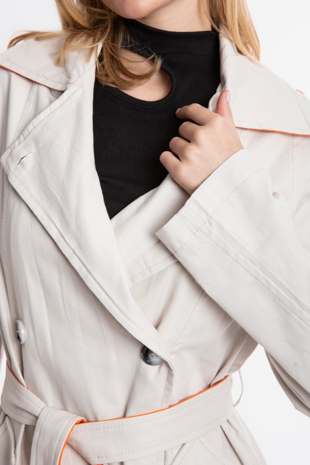 Collar Trenchcoat with an Orange Detailed Belt
