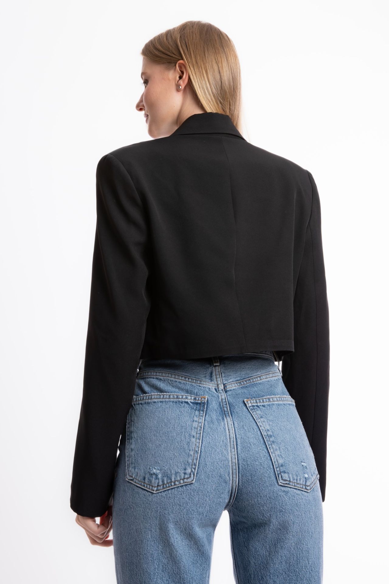 Collar Buttoned Cropped Blazer