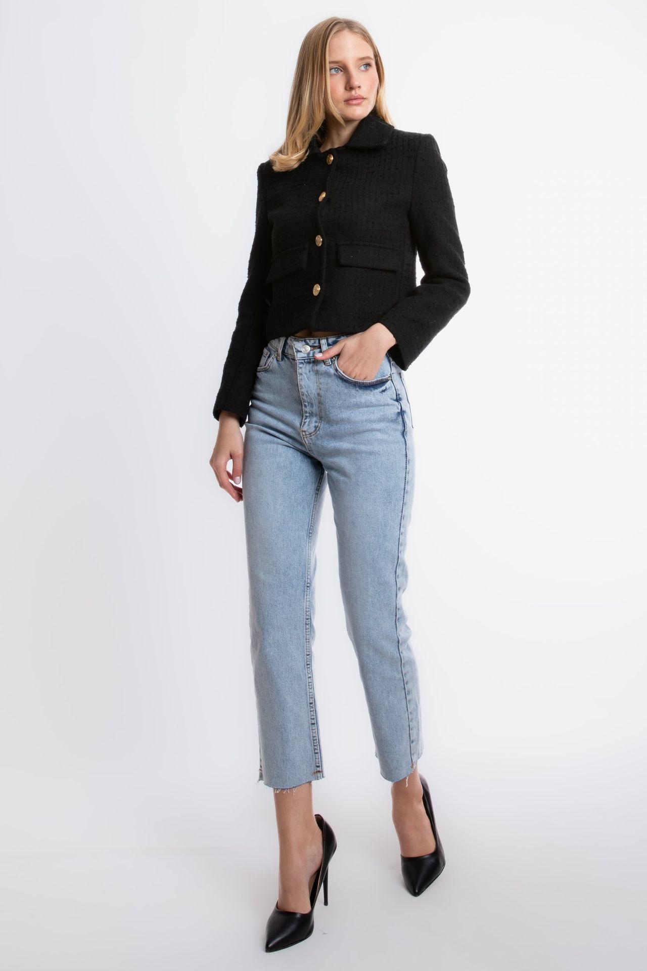 Tweed Collar Buttoned Cropped Jacket