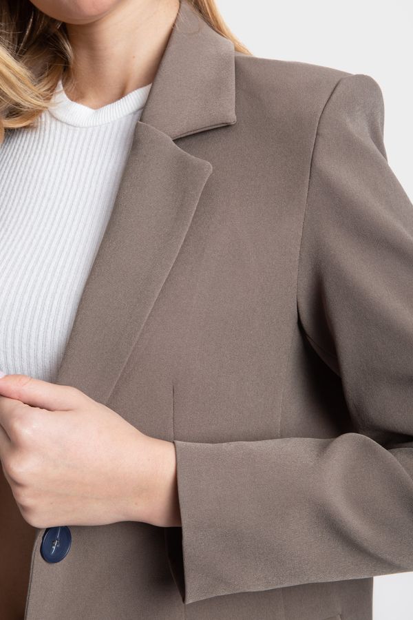 Solid Collar Buttoned Classic Blazer 5