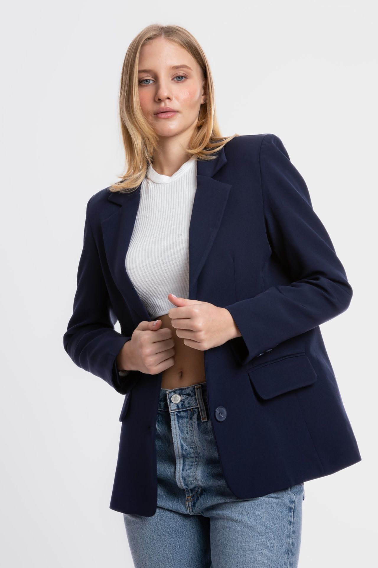 Solid Collar Buttoned Classic Blazer