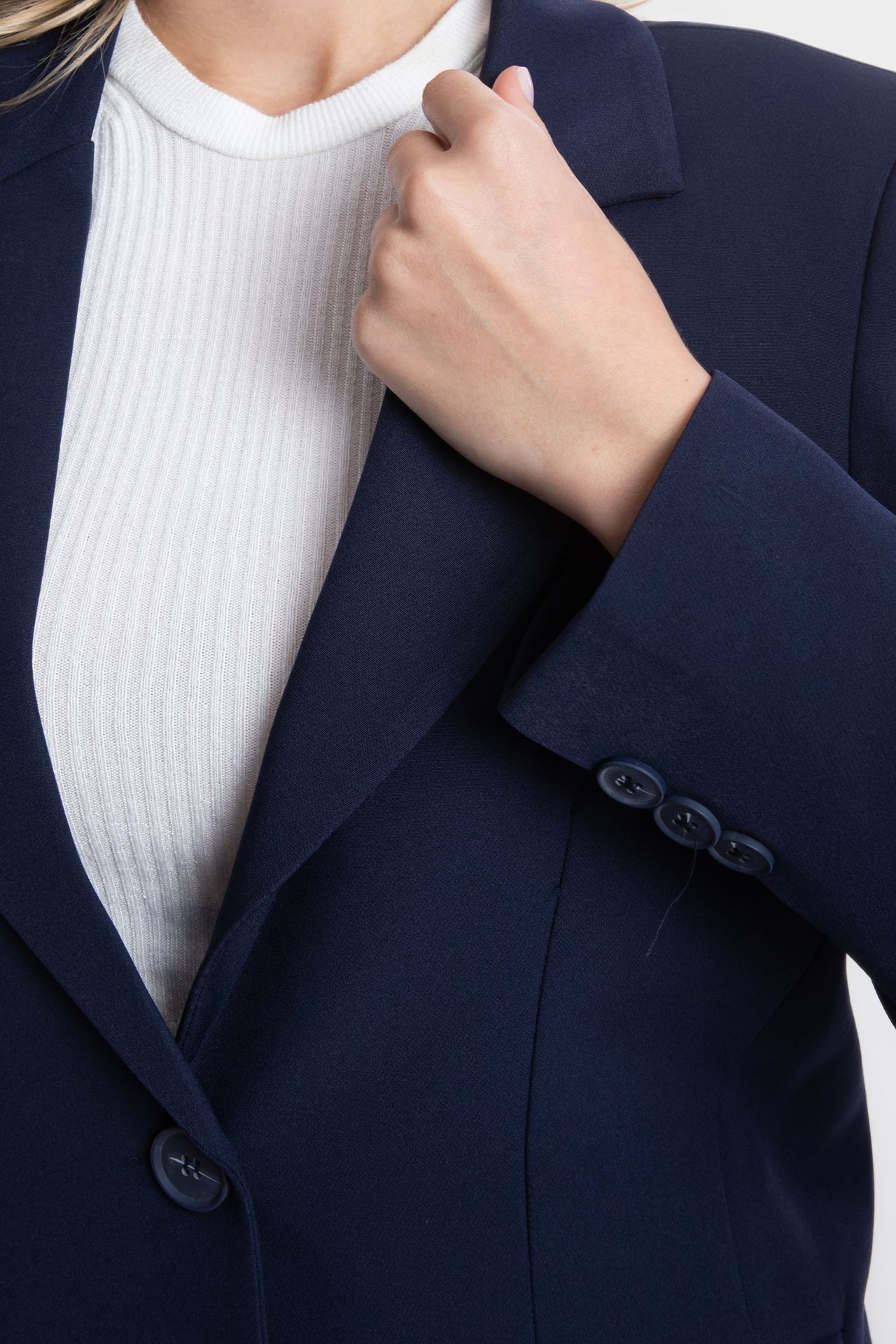 Solid Collar Buttoned Classic Blazer