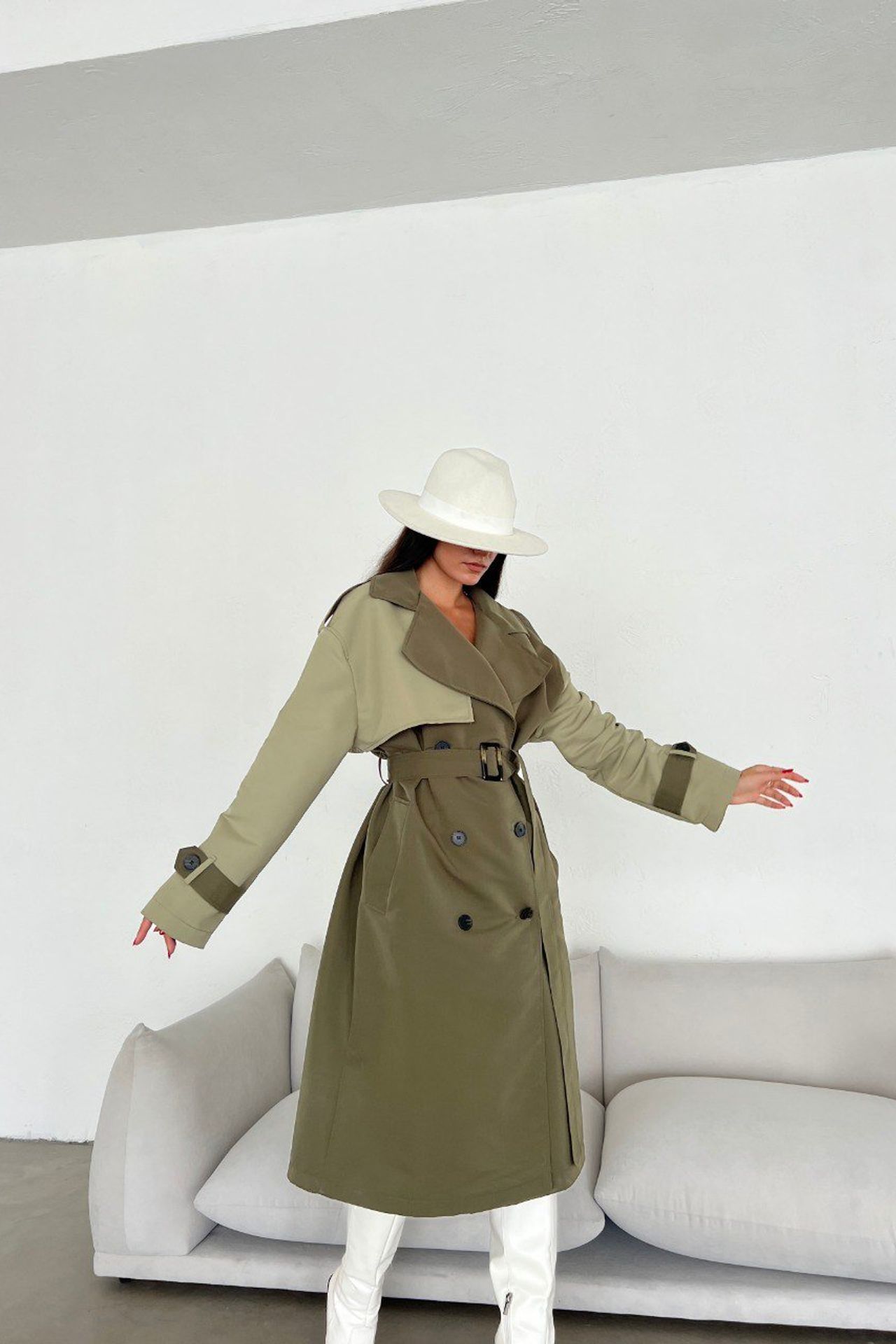 Block Coloured Collar Trenchcoat with a Arm Detail