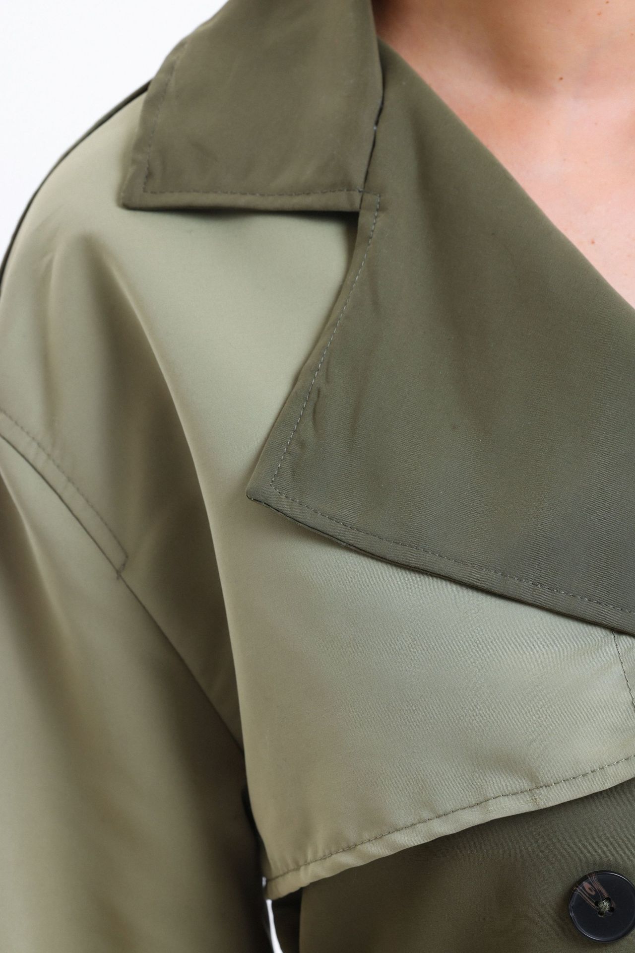Block Coloured Collar Trenchcoat with a Arm Detail