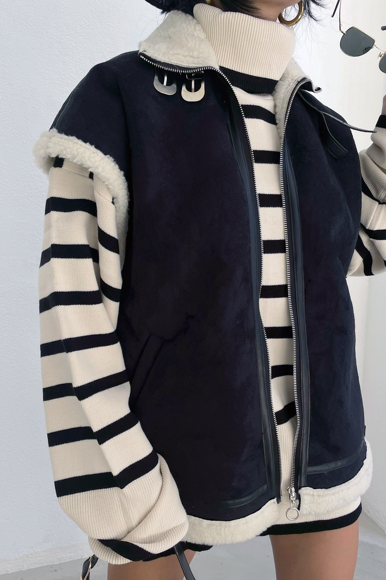 Nubuck Collar Zipper Oversized Gilet with a Belt Detail on the Neck