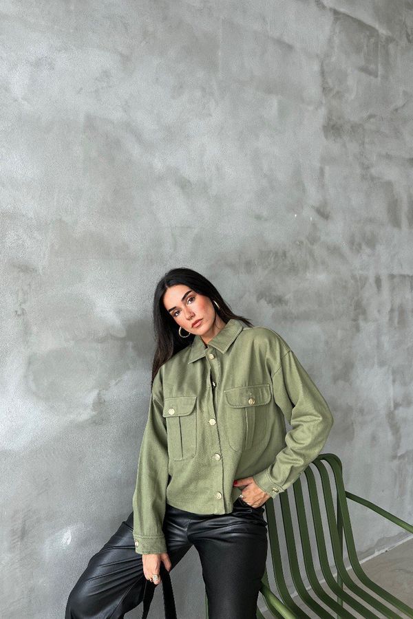 Collar Pocket Buttoned Jacket 2