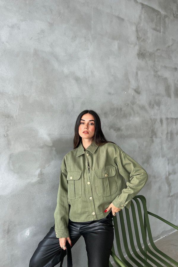 Collar Pocket Buttoned Jacket 3