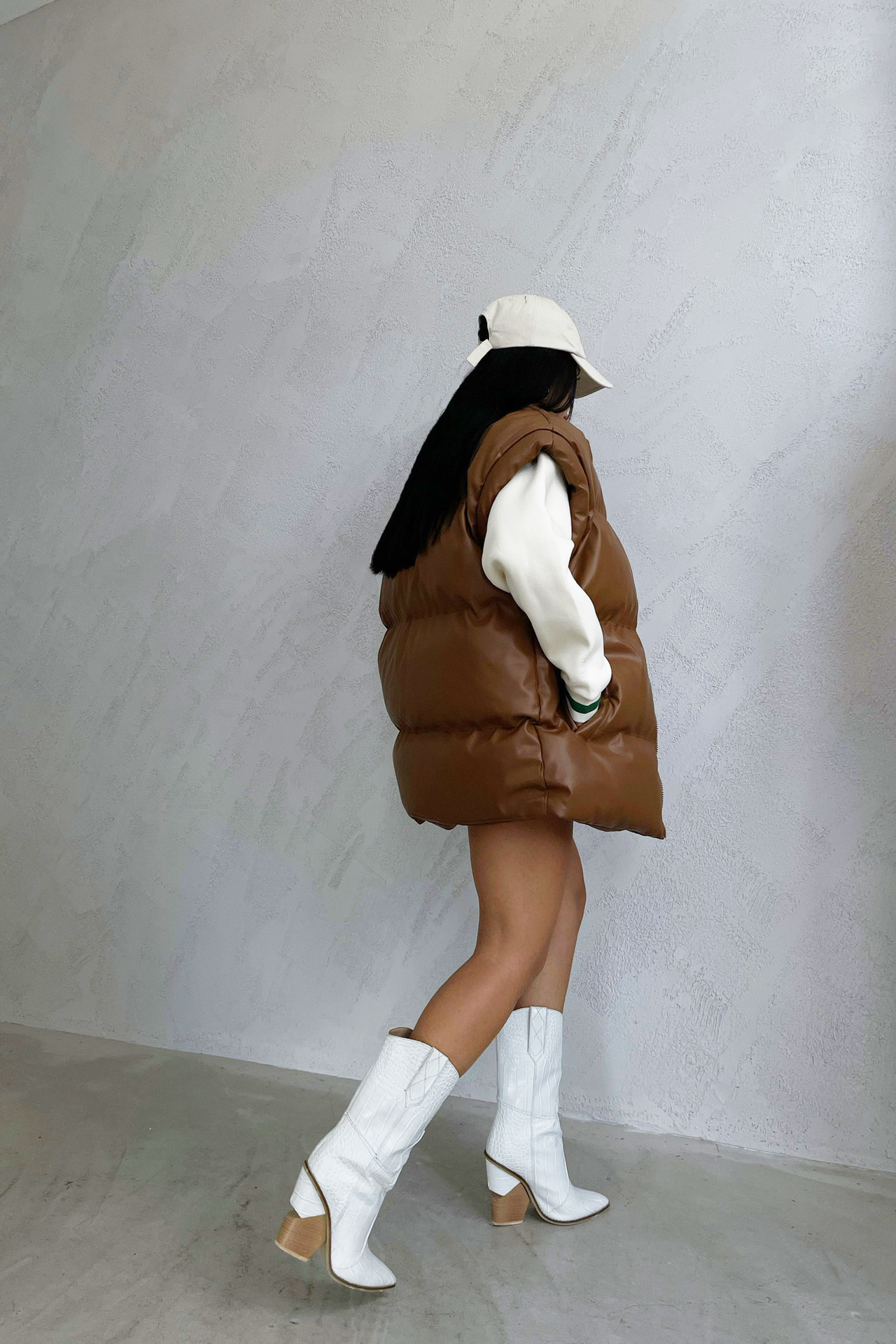 Faux Leather Round Neck Zipper Oversized Puffer Gilet