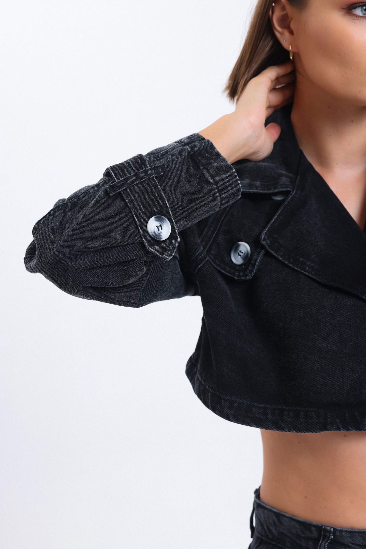 Denim Collar Buttoned Cropped Jacket
