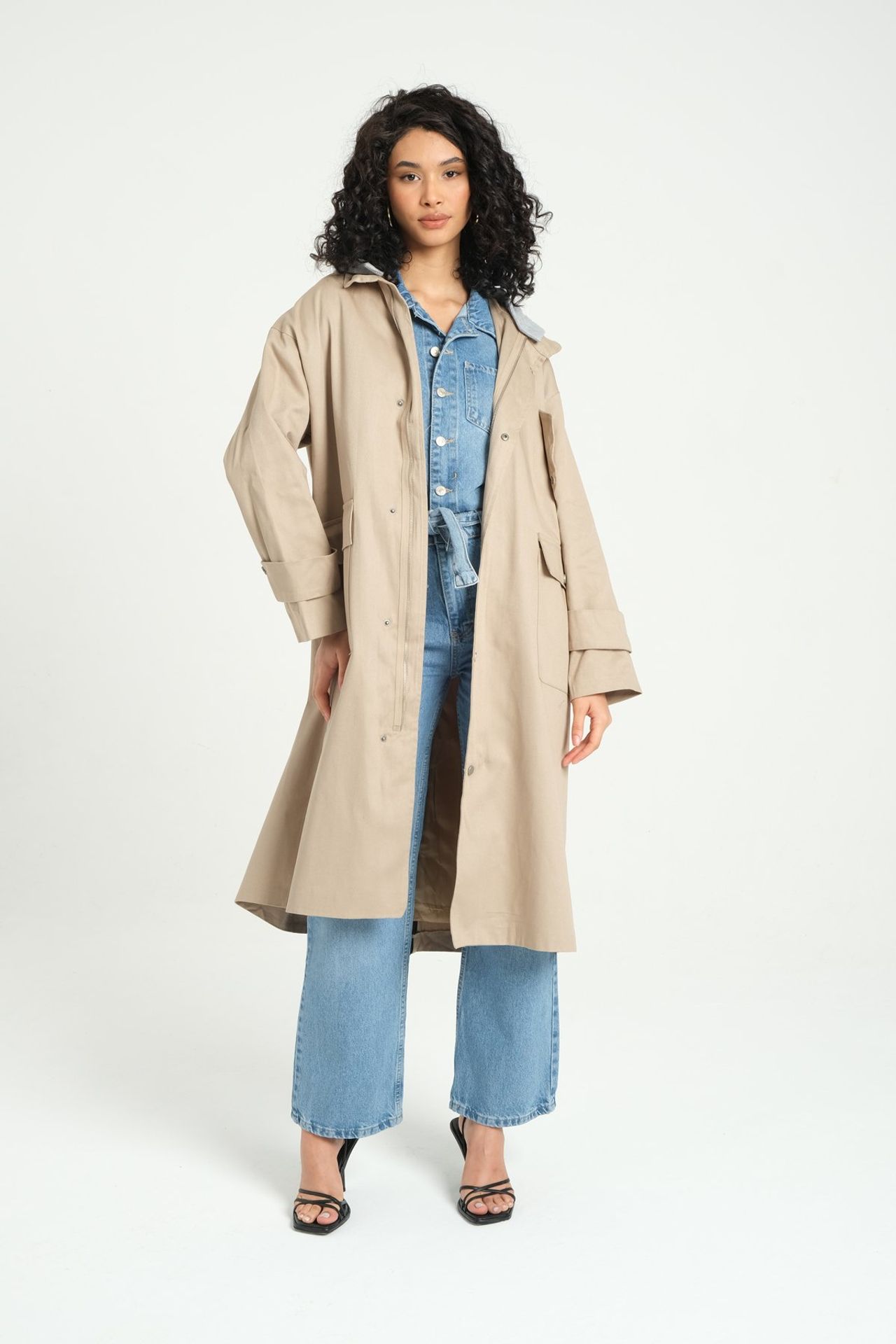 Collar Patchy Hooded Trenchcoat with a Back Detail
