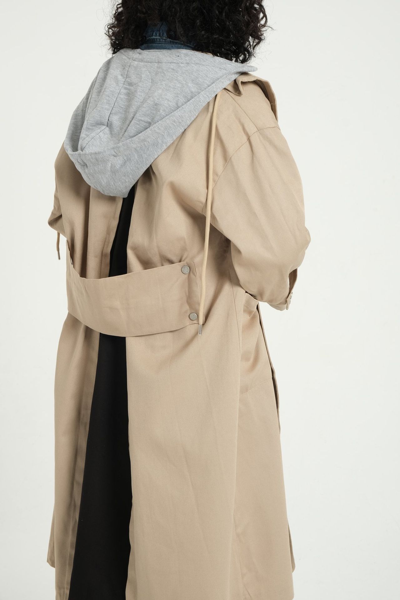 Collar Patchy Hooded Trenchcoat with a Back Detail