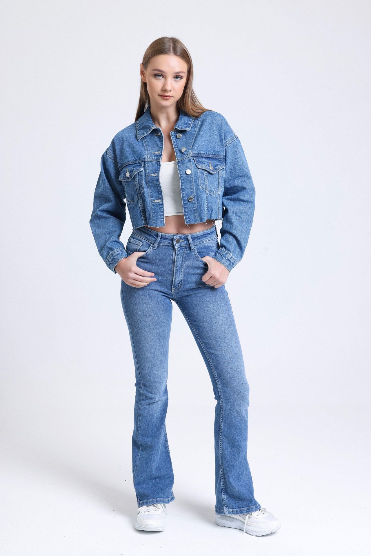 Denim Collar Pocket Cropped Jacket with a Seamless Hem