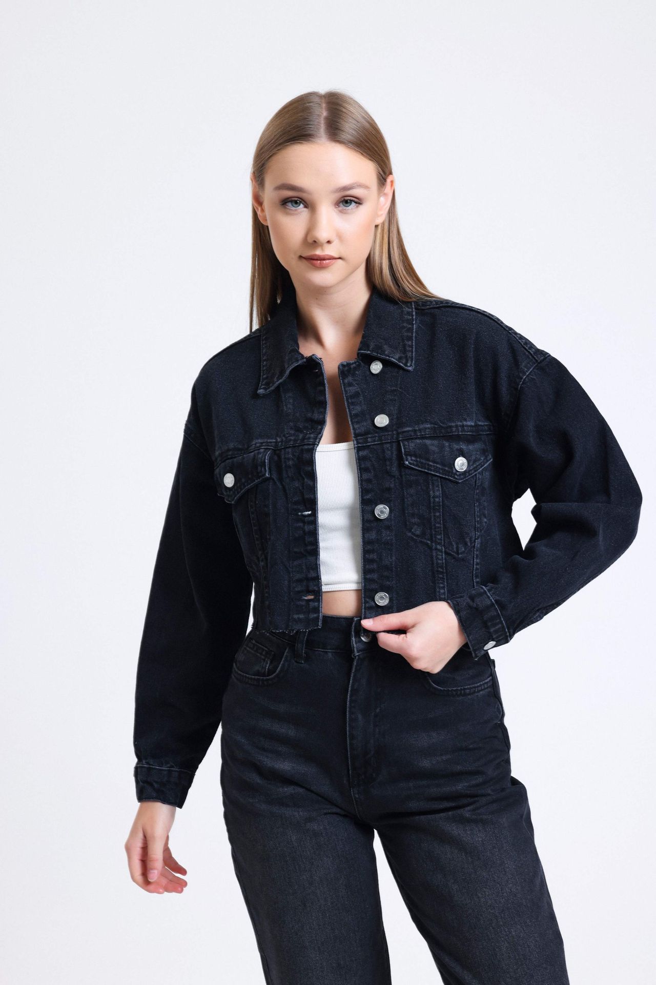 Denim Collar Pocket Cropped Jacket with a Seamless Hem