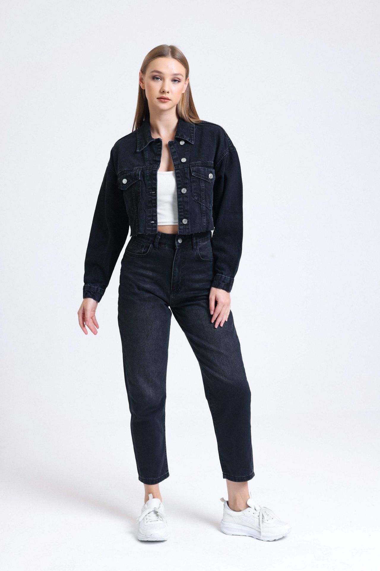 Denim Collar Pocket Cropped Jacket with a Seamless Hem