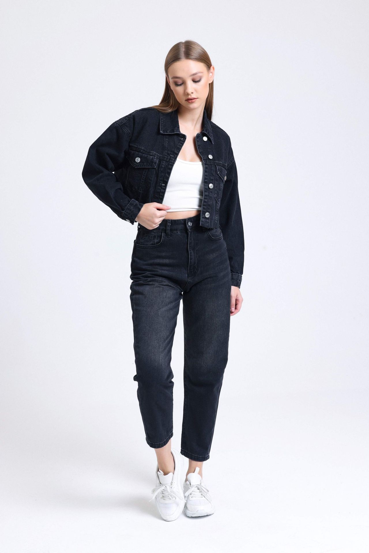 Denim Collar Pocket Cropped Jacket with a Seamless Hem