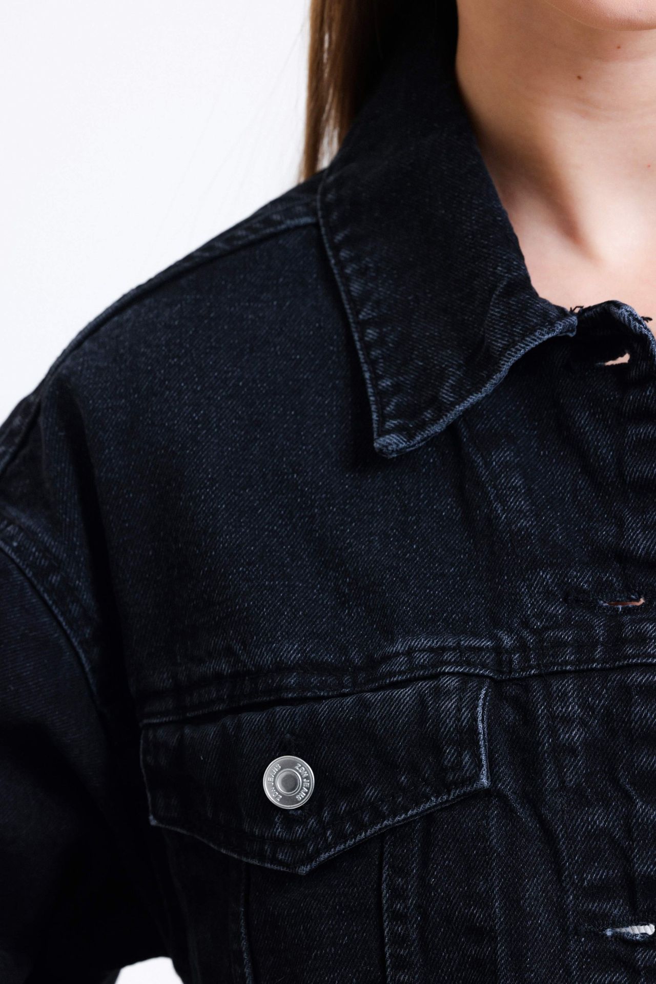 Denim Collar Pocket Cropped Jacket with a Seamless Hem