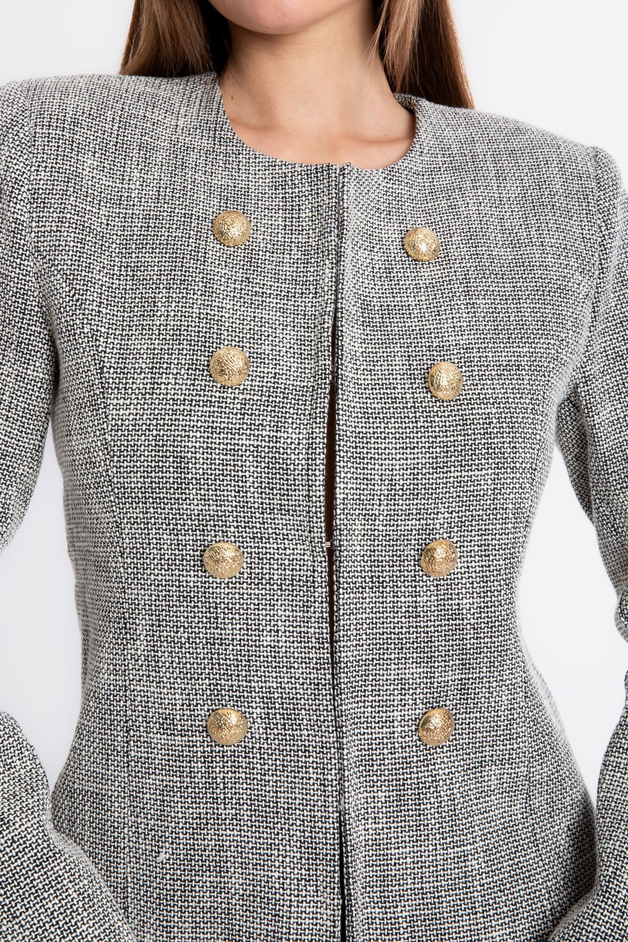 Round Neck Buttoned Blazer