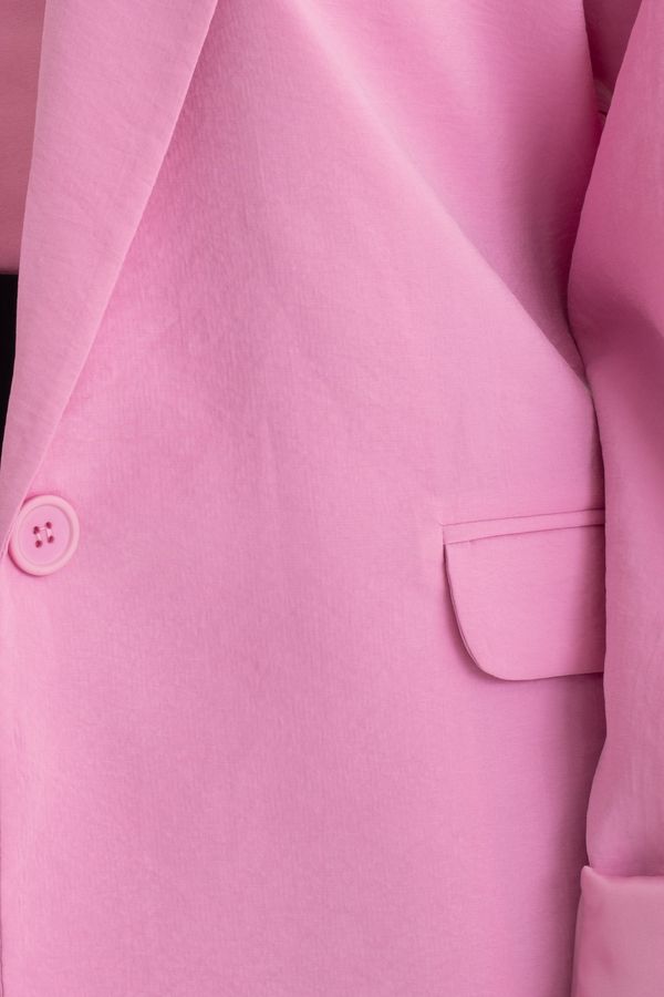 Blazer with a Pocket Detail 4