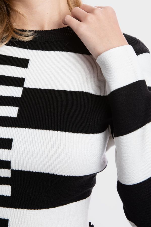 Striped Crew Neck Cropped Sweater 6