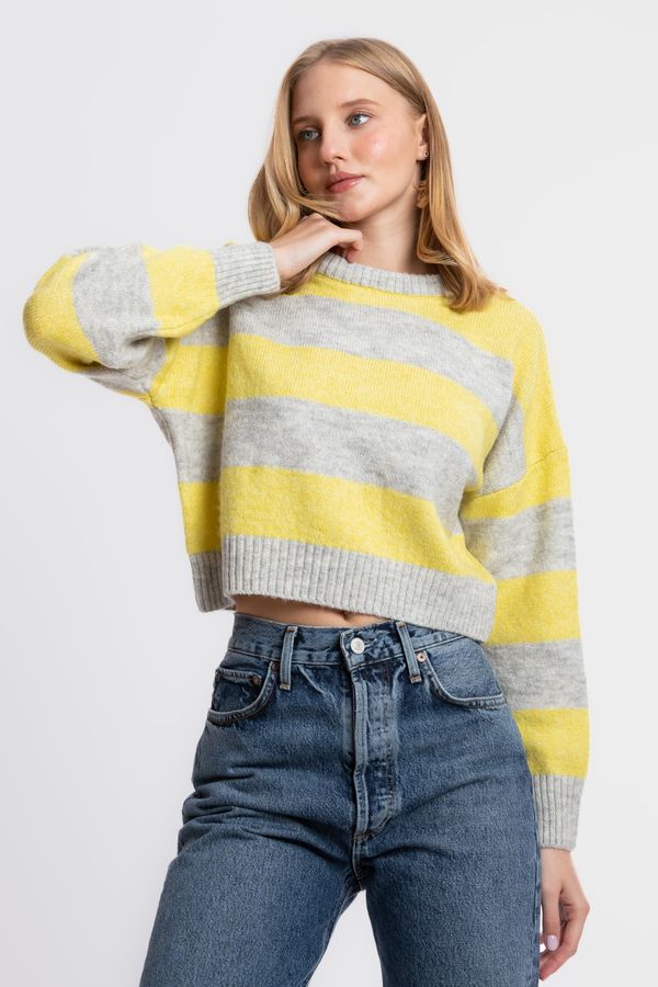 Striped Crew Neck Cropped Sweater 1