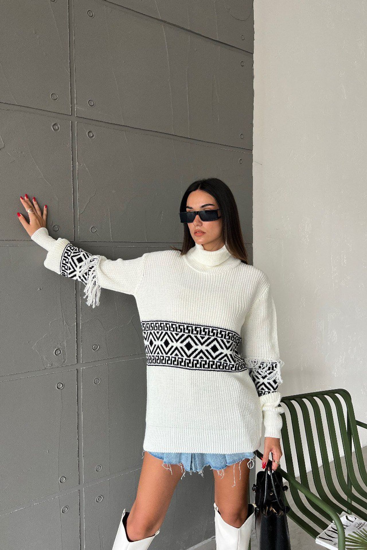 Patterned Turtleneck Oversized Sweater