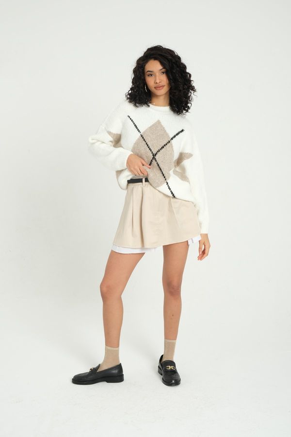 Diamond Patterned Crew Neck Oversized Sweater 2