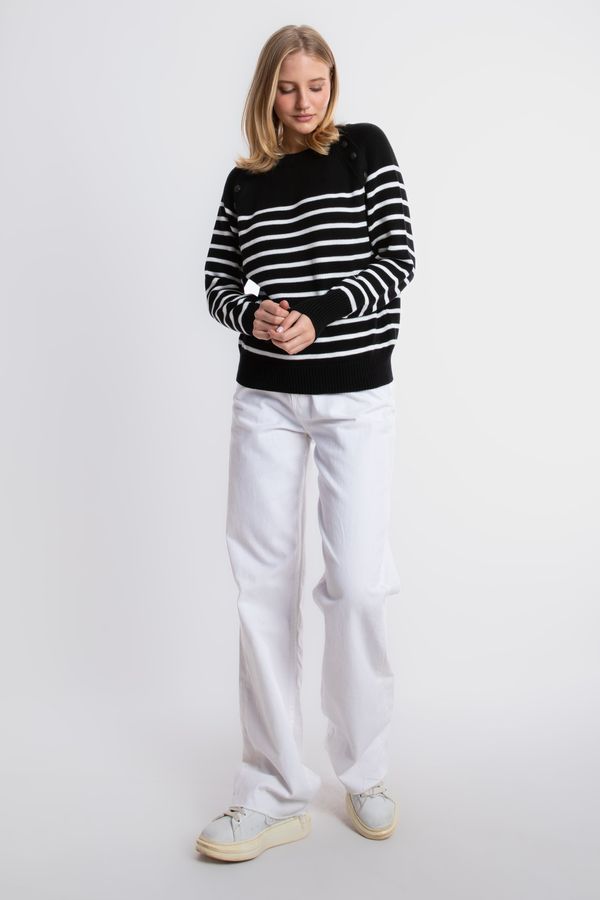 Striped Crew Neck Buttoned Sweater 1