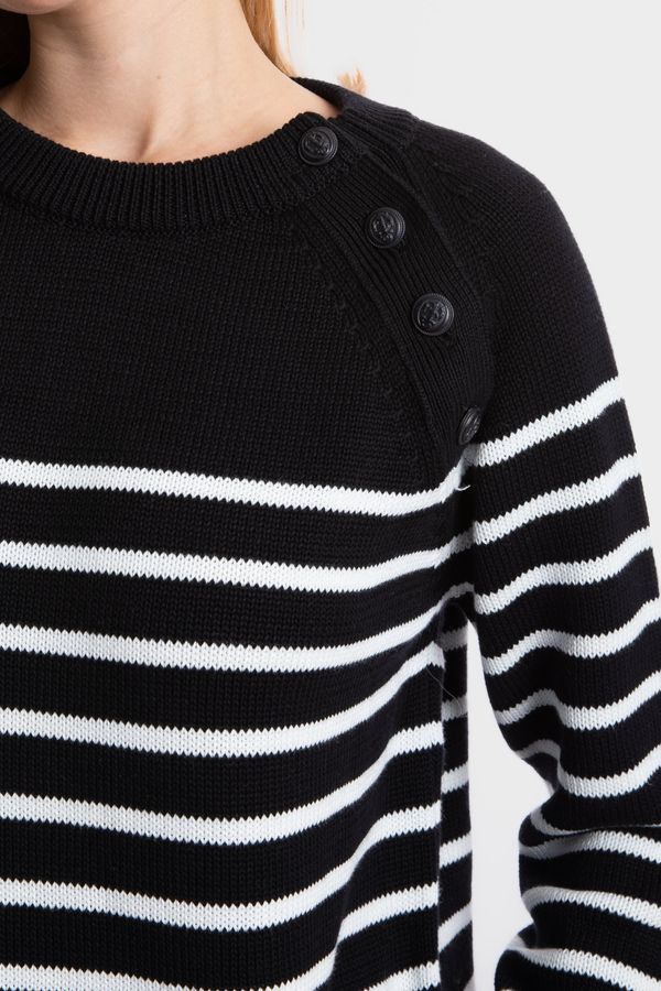 Striped Crew Neck Buttoned Sweater 7
