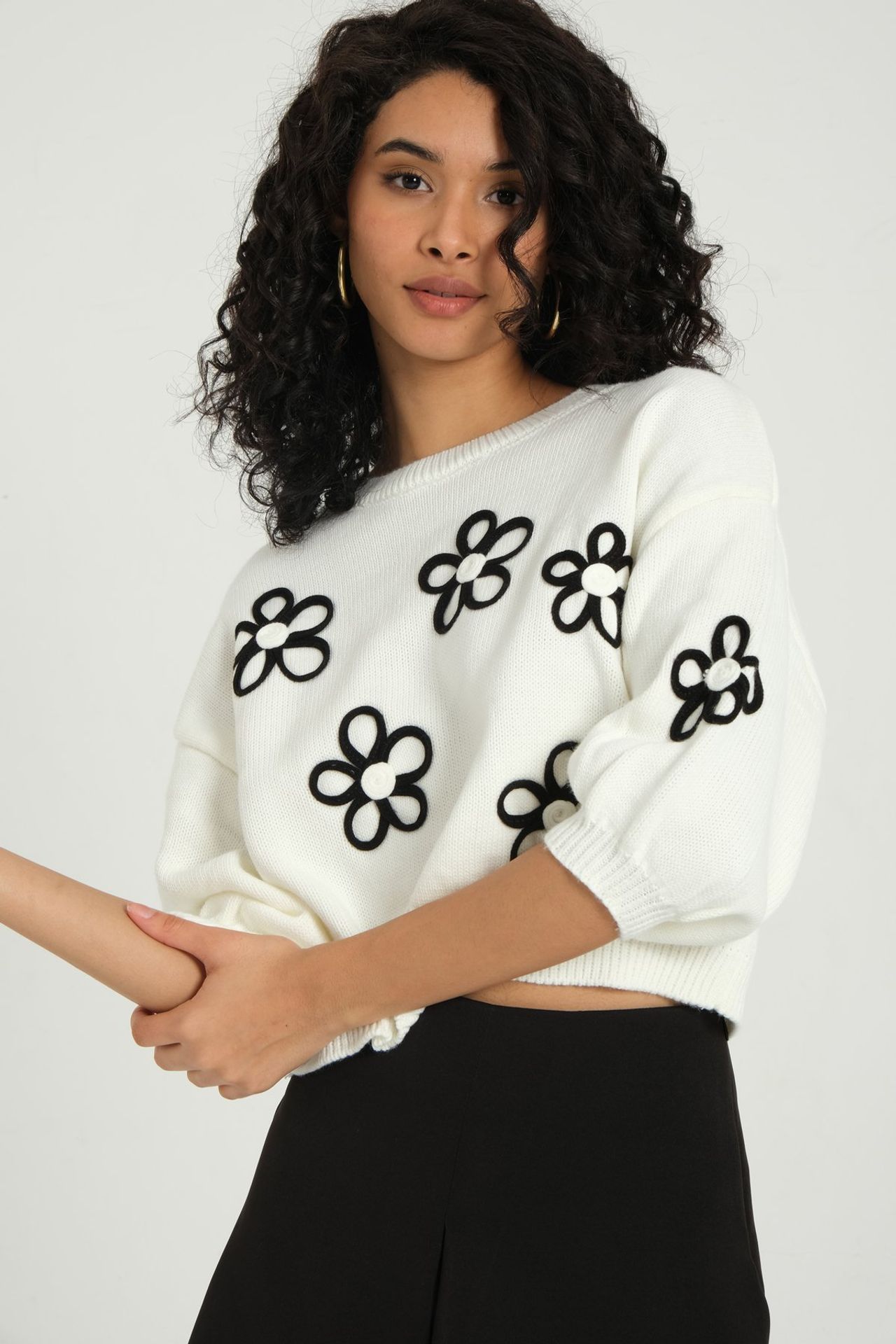 Floral Round Neck Short Sleeve Cropped Sweater