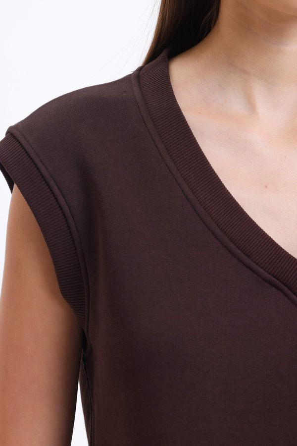 V Neck Sleeveless Sweatshirt 5