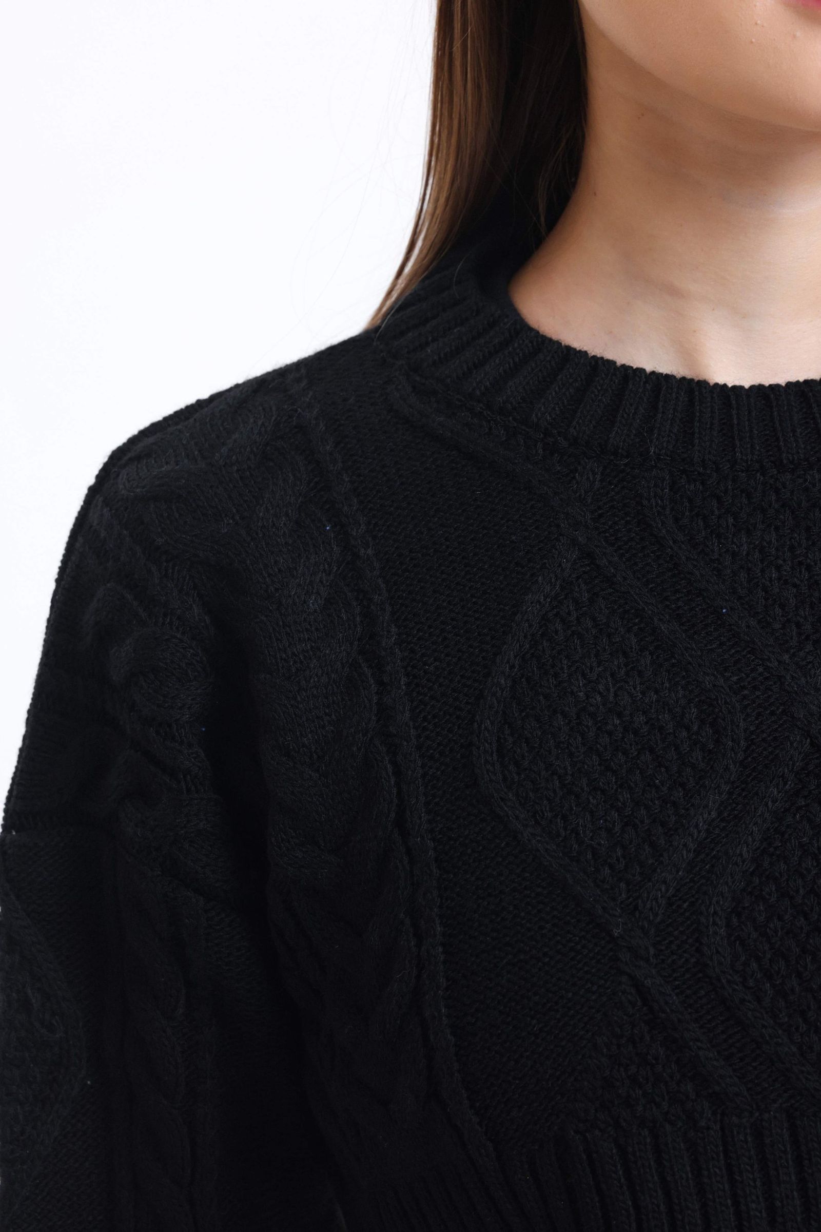 Cable Knitted Solid Crew Neck Cropped Sweater