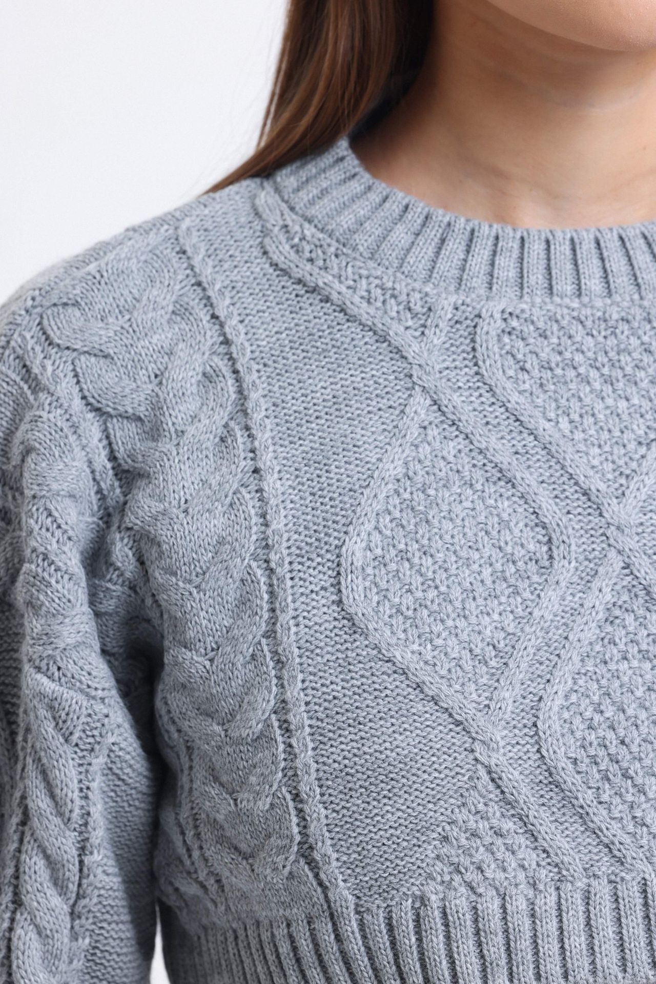 Cable Knitted Solid Crew Neck Cropped Sweater